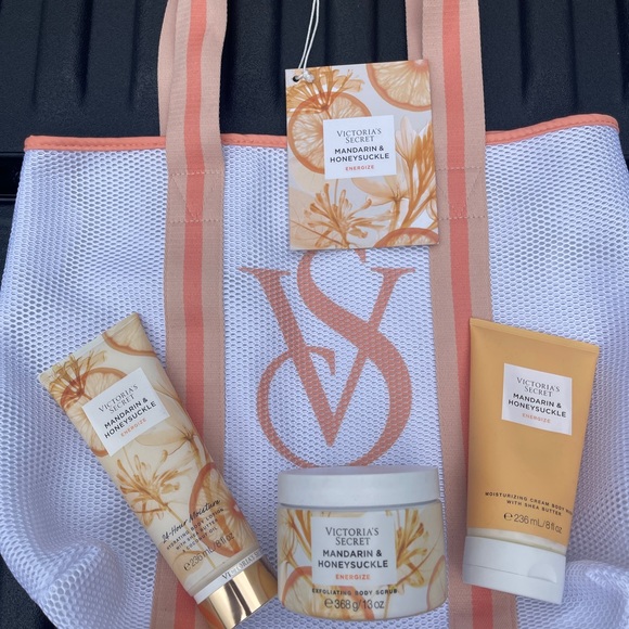 Victoria's Secret Mandarin & Honeysuckle Body Care - NWT 3 piece set with Tote! - Picture 2 of 7